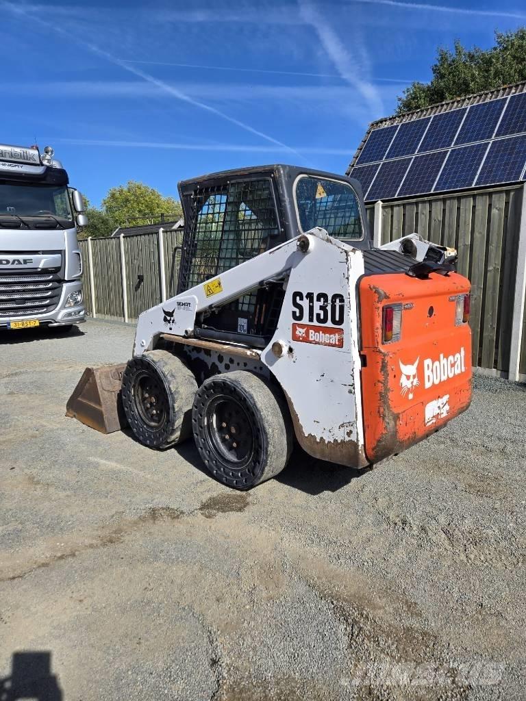 Bobcat S 130 لوادر انزلاقية التوجيه