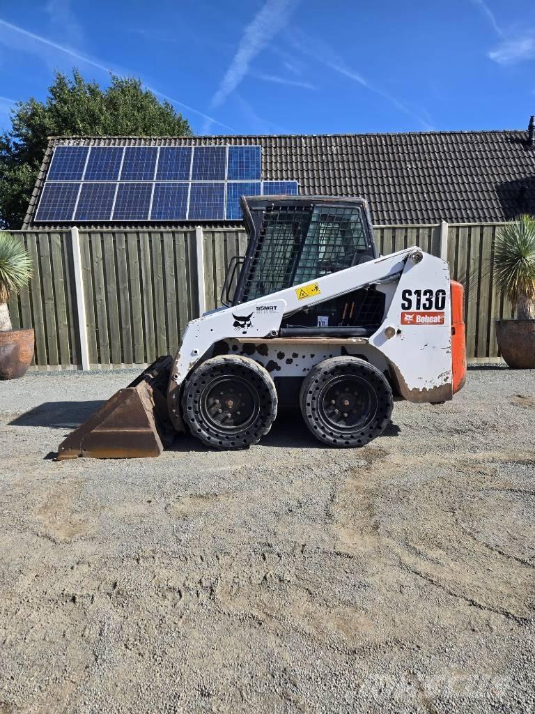 Bobcat S 130 لوادر انزلاقية التوجيه