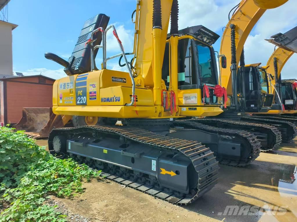 Komatsu PC 220-8 حفارات زحافة