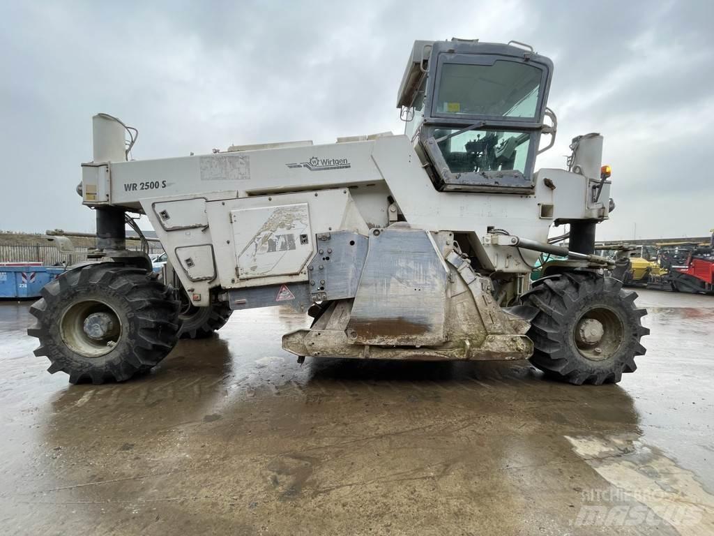 Wirtgen WR 2500S معدات إعادة تدوير الأسفلت