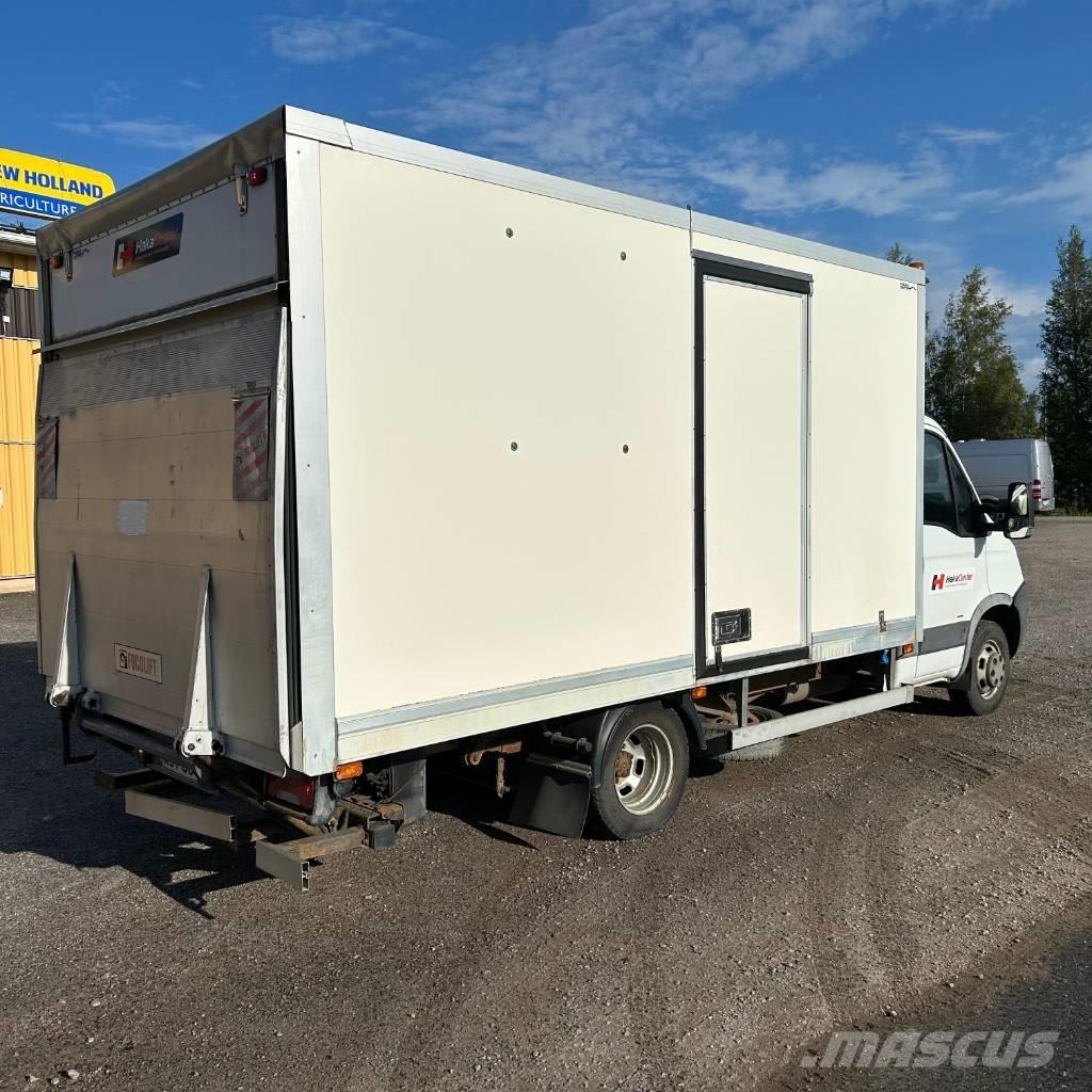 Iveco Daily 3.0 شاحنات ذات هيكل صندوقي