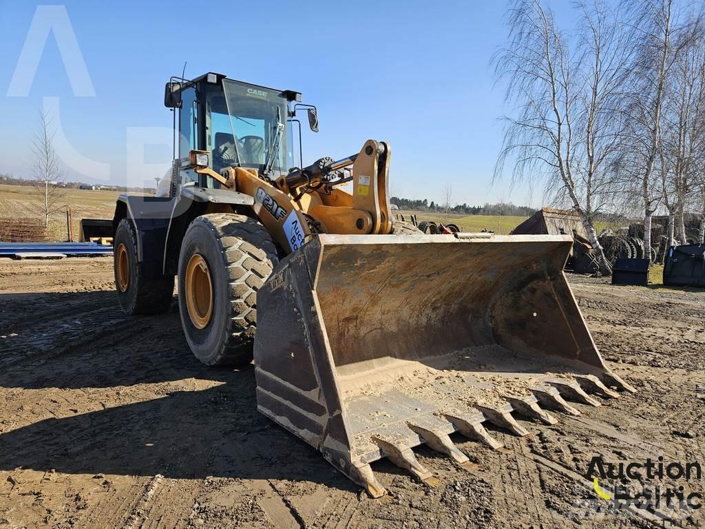 CASE 821 F لوادر بعجل