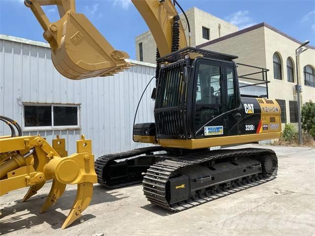 CAT 320 D حفارات زحافة