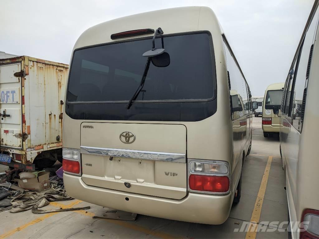Toyota Coaster Bus حافلة صغيرة