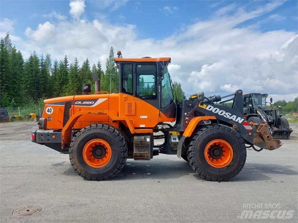 Doosan DL220-5 لوادر بعجل