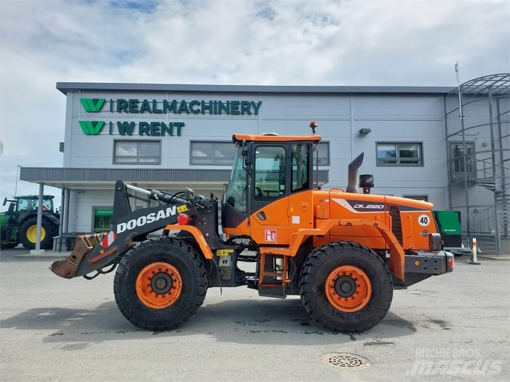 Doosan DL220-5 لوادر بعجل