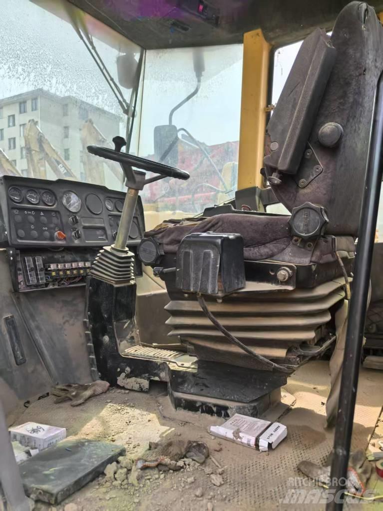 Dynapac CA 602 D مداحل أحادية الأسطوانة