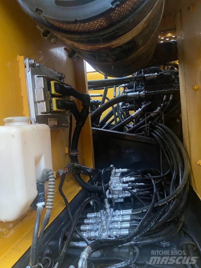 Volvo EC210BLC حفارات زحافة