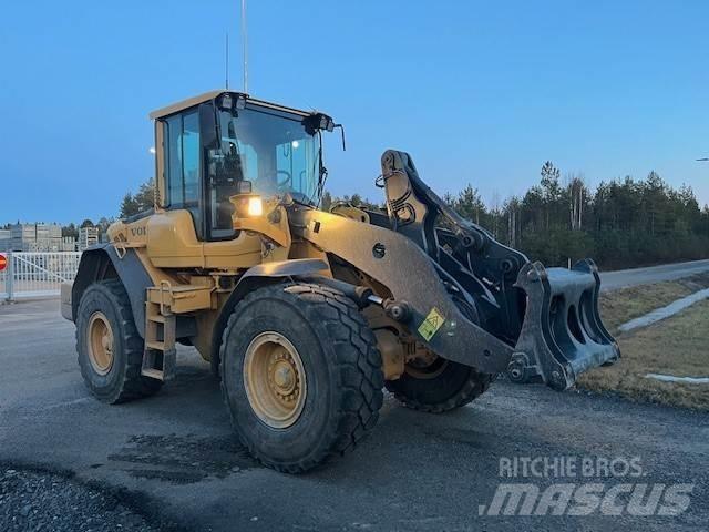 Volvo L90F لوادر بعجل