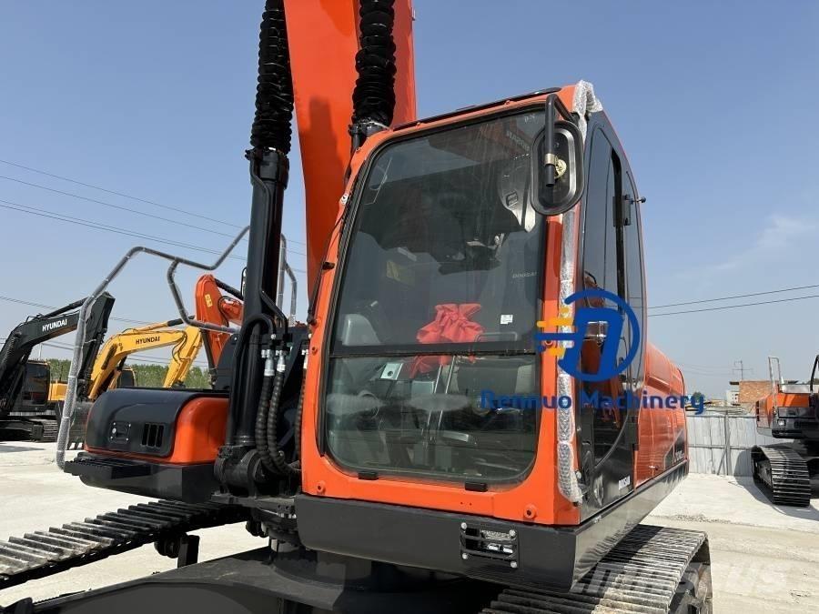 Doosan DX 340 حفارات زحافة