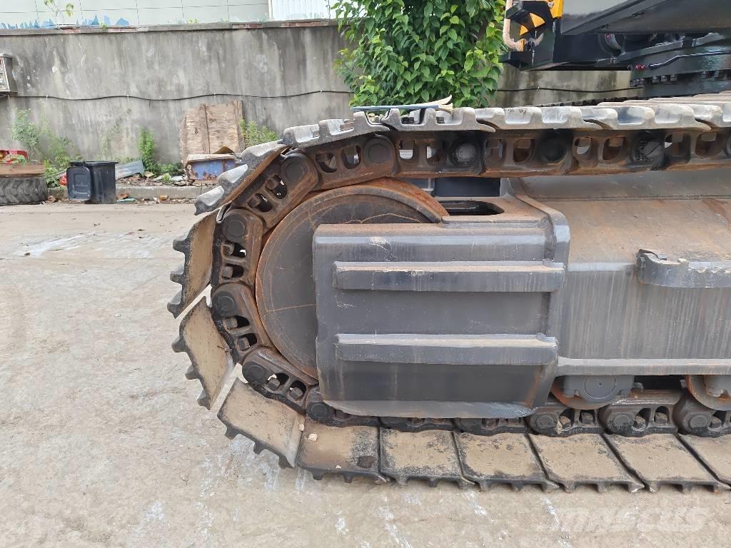 Volvo EC 380 D L حفارات زحافة