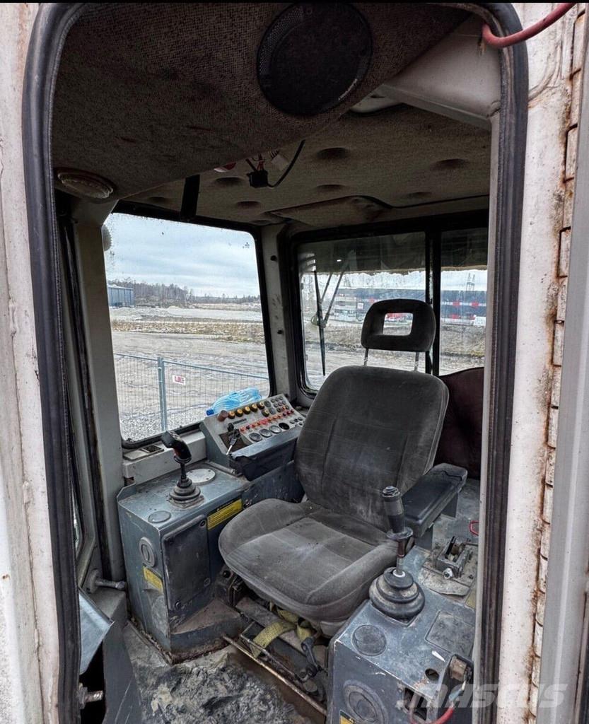 Liebherr 732 بلدوزرات مجنزرة