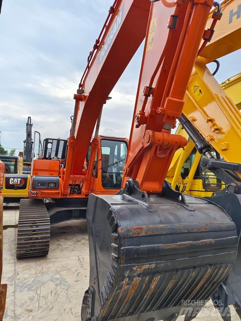 Doosan 225 LC حفارات زحافة