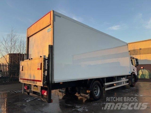 Scania P 250 شاحنات بدرجة حرارة قابلة للضبط