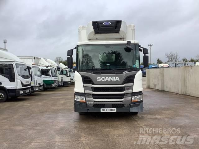 Scania P 250 شاحنات بدرجة حرارة قابلة للضبط
