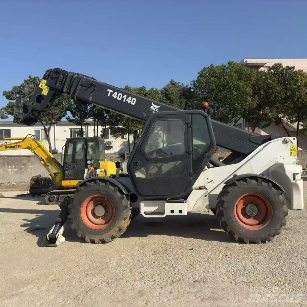 Bobcat T40140 مناولات متداخلة