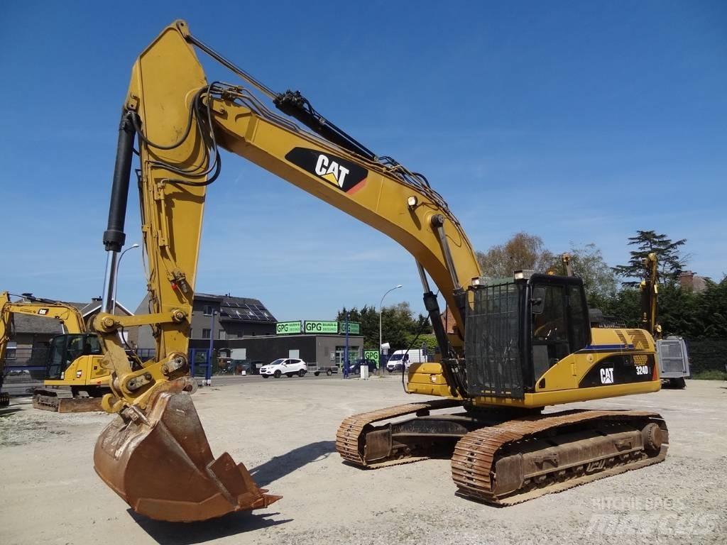 CAT 324 D L حفارات زحافة