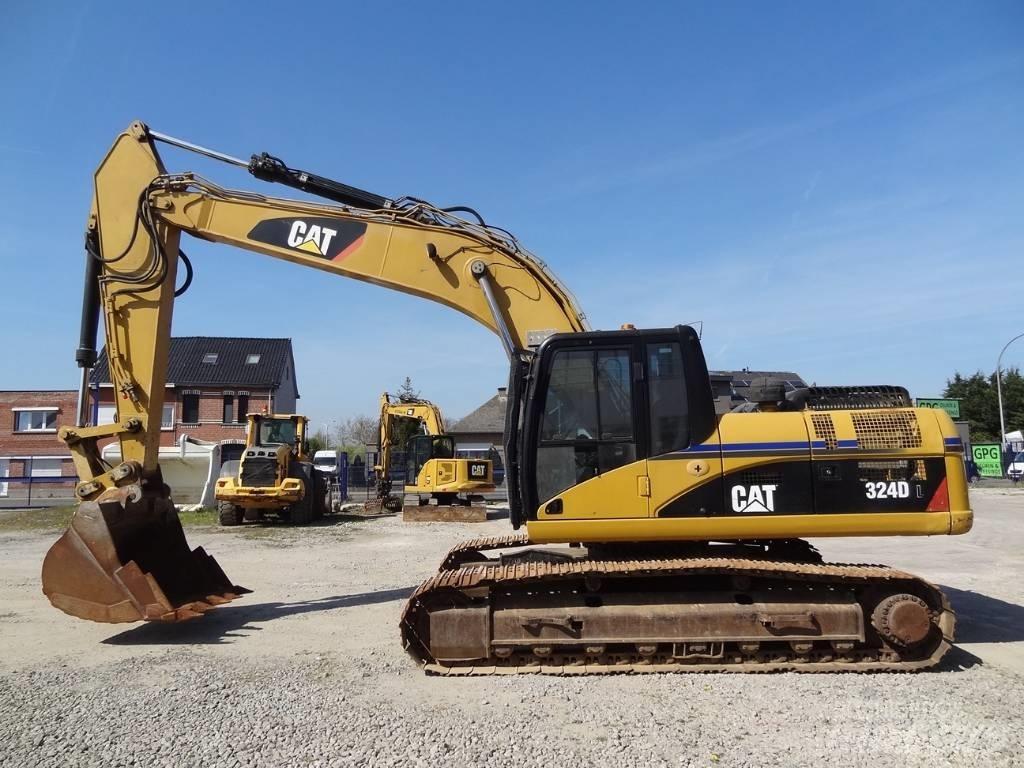 CAT 324 D L حفارات زحافة