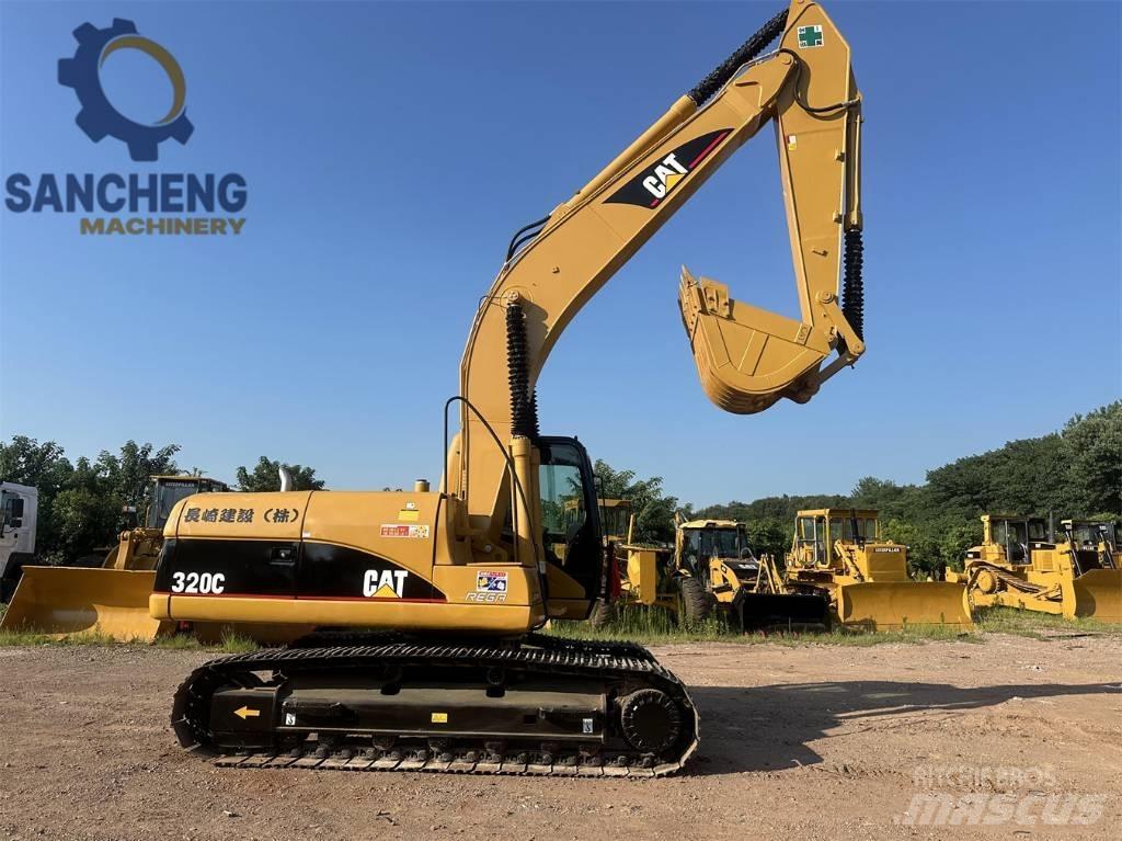 CAT 320 C حفارات زحافة