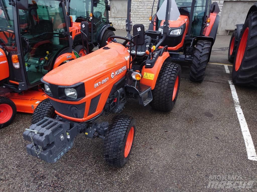 Kubota EK1-261 الجرارات