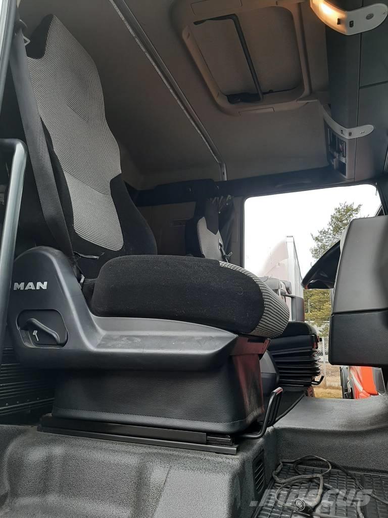 MAN TGX 26.500 شاحنات بمقصورة وهيكل