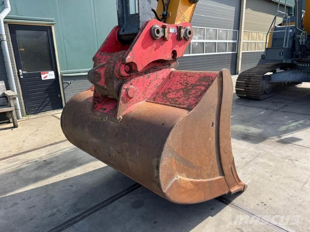 Liebherr R922 LC حفارات زحافة