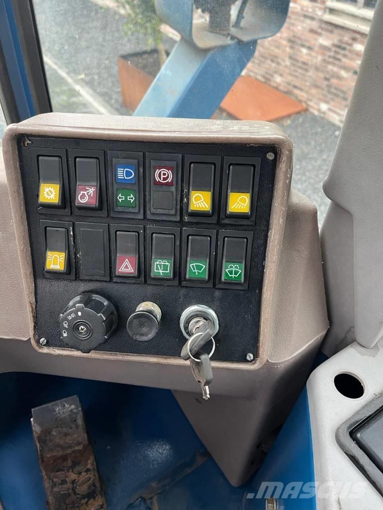 Fiat Hitachi FR100 لوادر بعجل