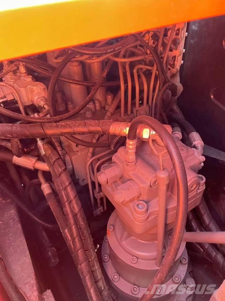 Hitachi ZX 120 حفارات زحافة