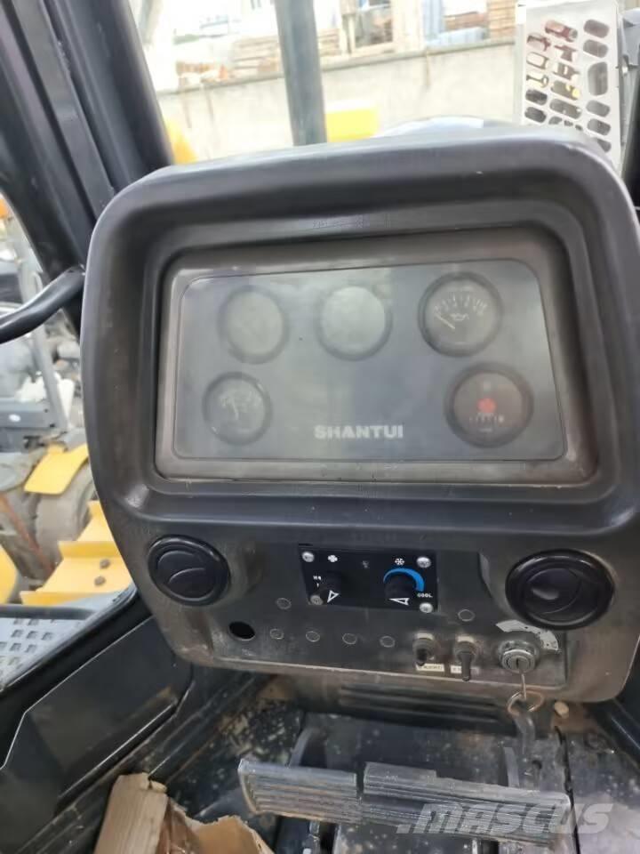 Shantui SD 22 بلدوزرات مجنزرة
