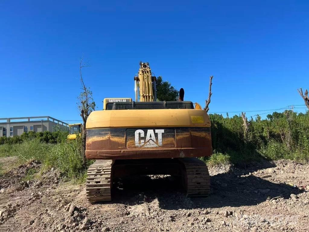 CAT 330 C حفارات زحافة