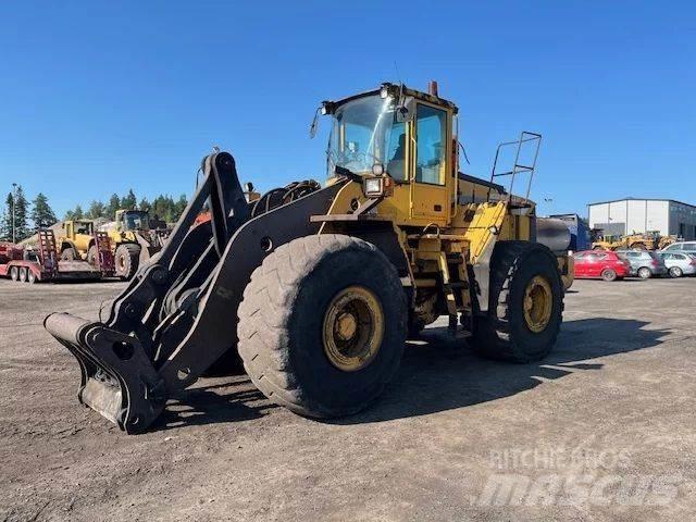 Volvo L220D لوادر بعجل
