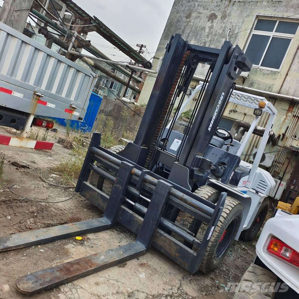 TCM FD 100 شاحنات الديزل