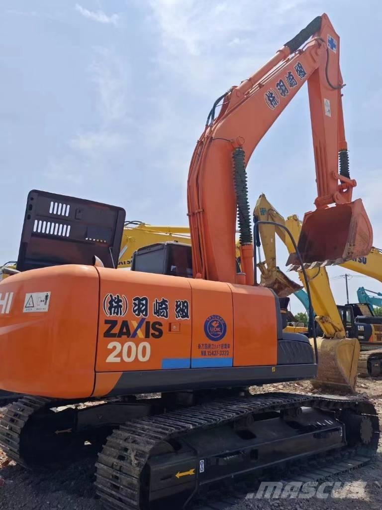 Hitachi ZX200 حفارات زحافة