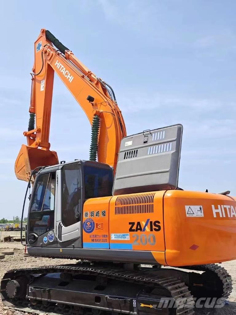 Hitachi ZX200 حفارات زحافة