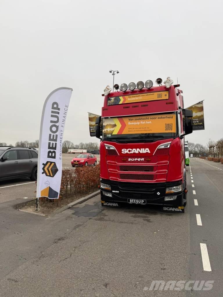 Scania S 520 V8 وحدات الجر