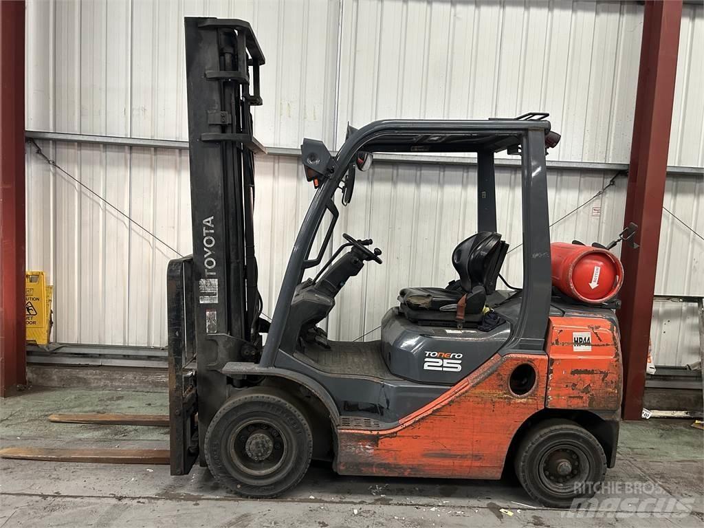 Toyota 02-8FGF25 شاحنات LPG