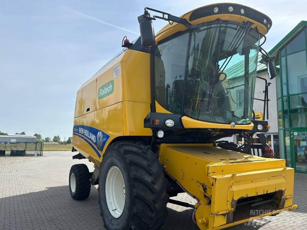 New Holland TC 5070 حصادات