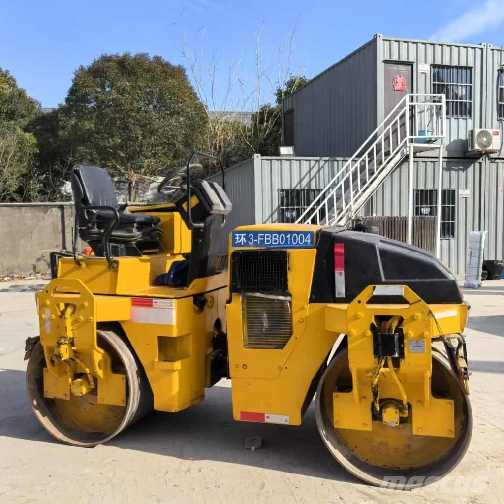 Dynapac CC 142 مداحل ثنائية الاسطوانة