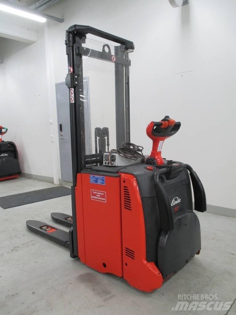 Linde L 12 AP شاحنات مناولة ذاتية الدفع