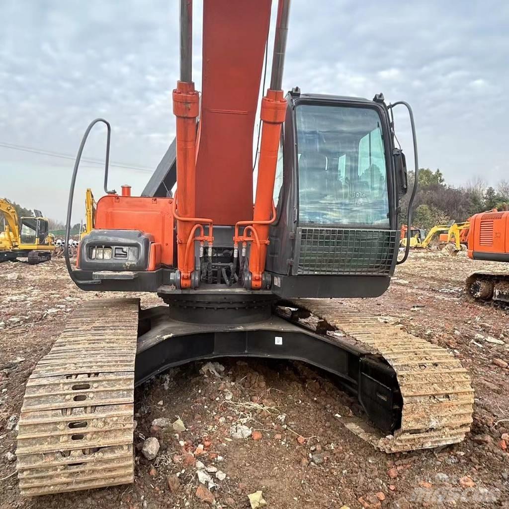 Hitachi ZX 240 حفارات زحافة