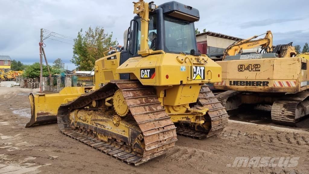 CAT D 6 N LGP بلدوزرات مجنزرة