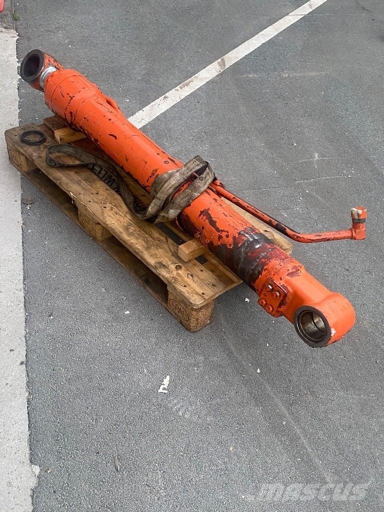 Hitachi ZX 250 LC حفارات زحافة