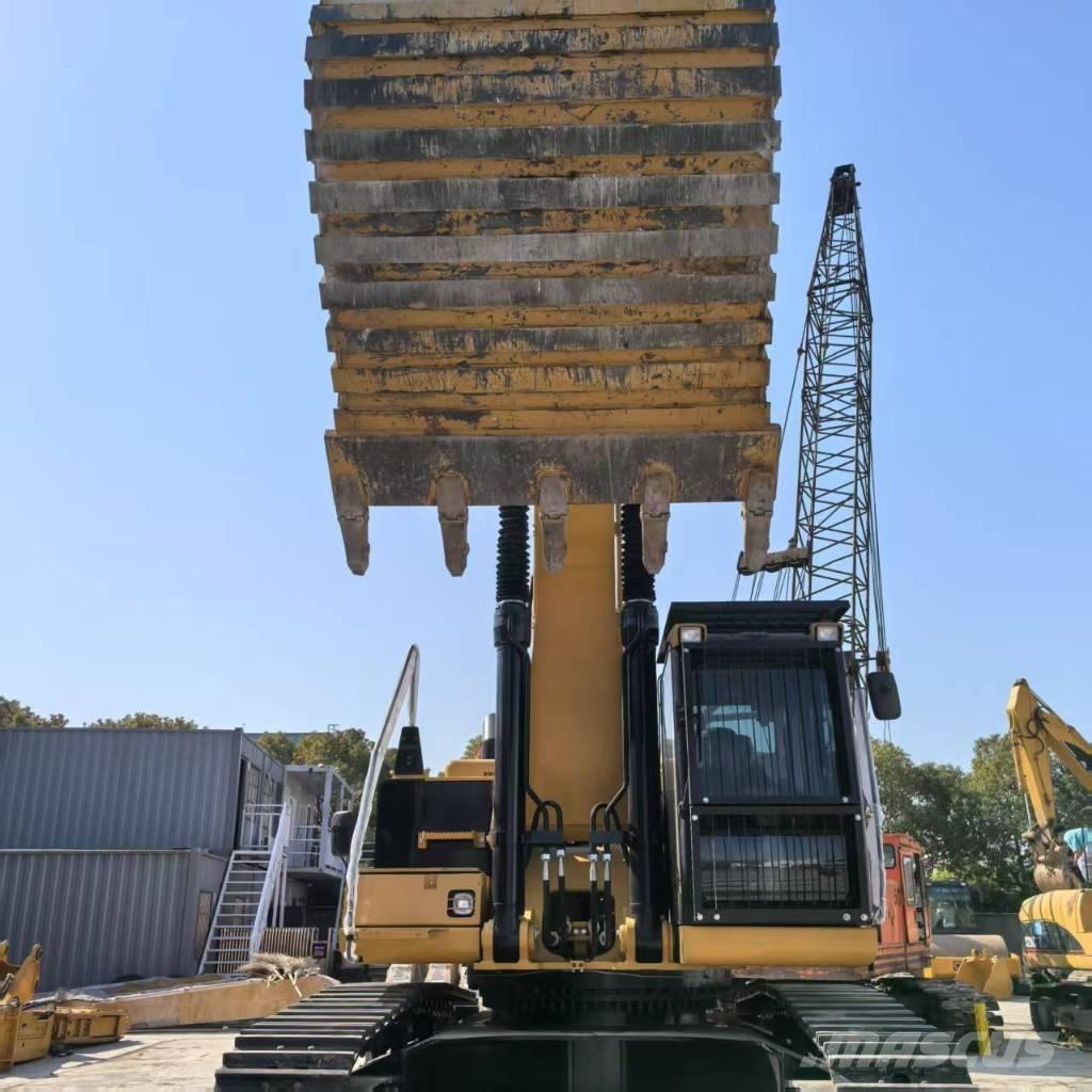 CAT 349 حفارات زحافة