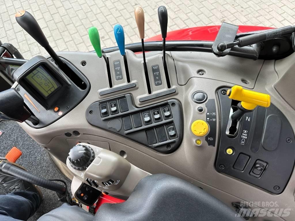 Case IH Maxxum 125 الجرارات