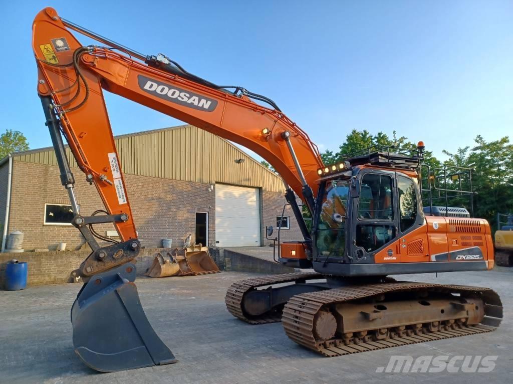 Doosan DX 225 LC-5 حفارات زحافة