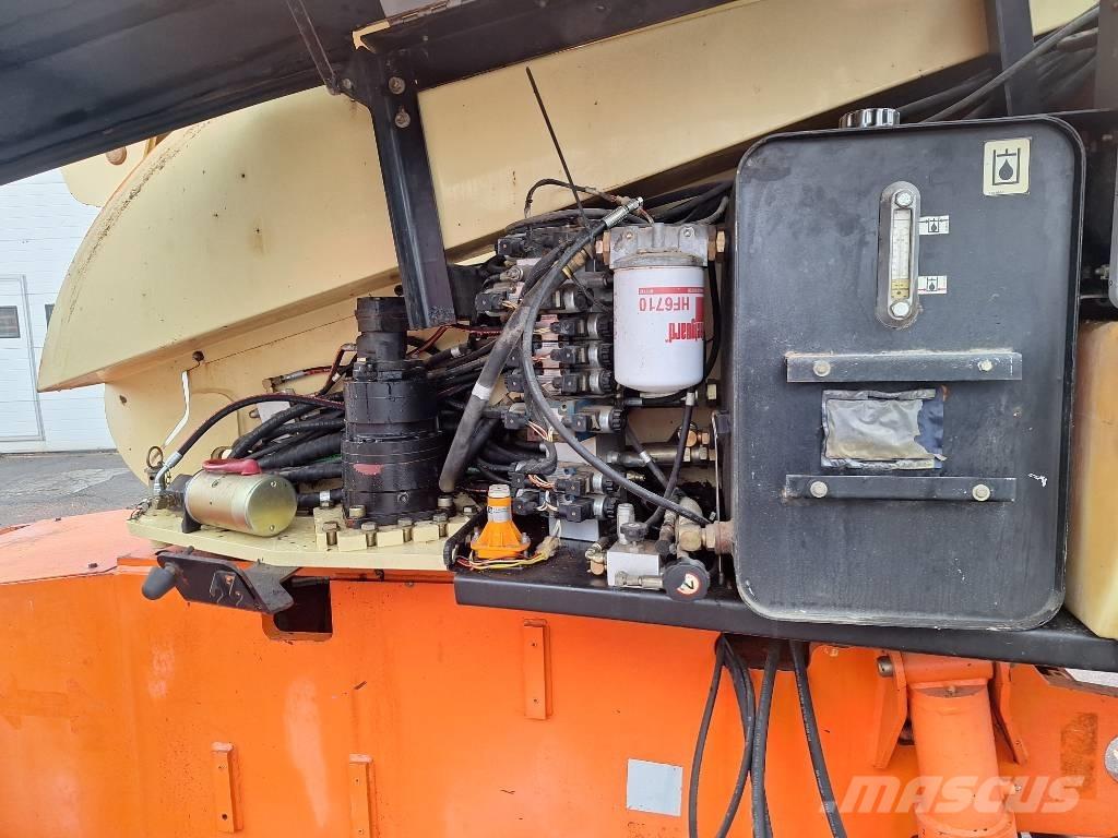 JLG 660 SJ 4x4x4 رافعات سلة مفصلية