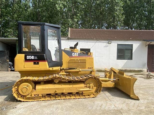 CAT D5G بلدوزرات مجنزرة