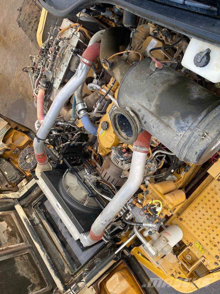 CAT 725C2 NVT ساحبات مفصلية