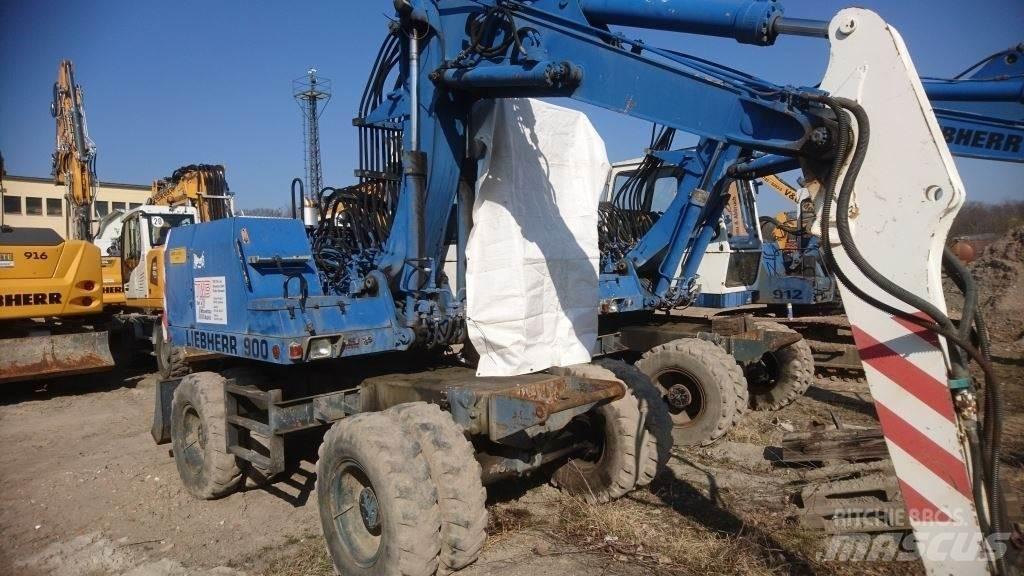 Liebherr A900-C حفارات بعجل