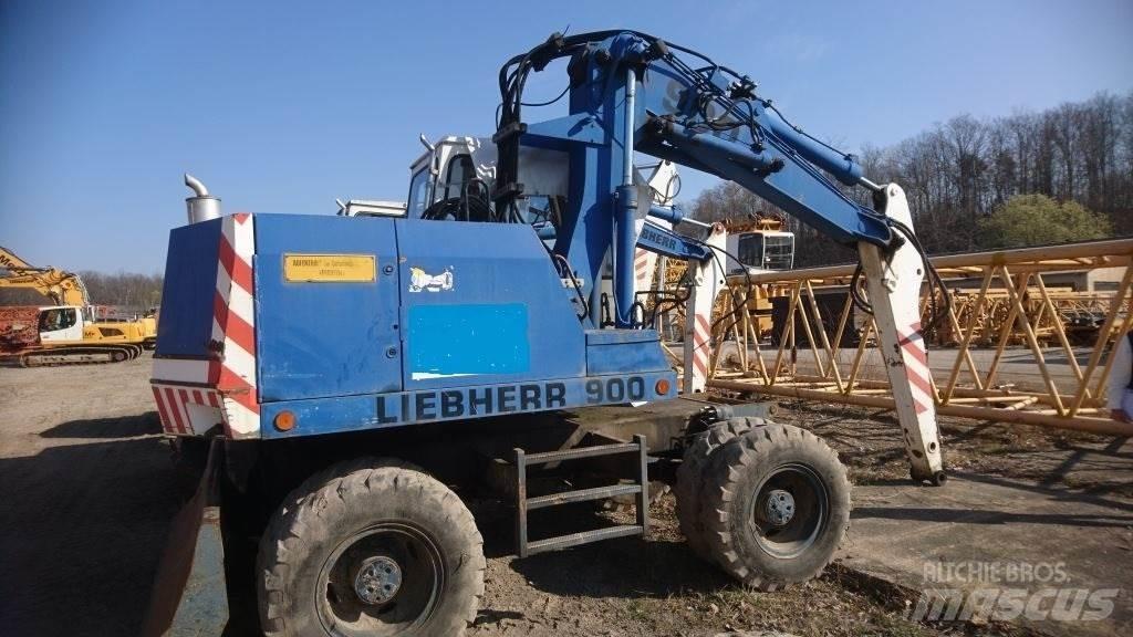 Liebherr A900-C حفارات بعجل